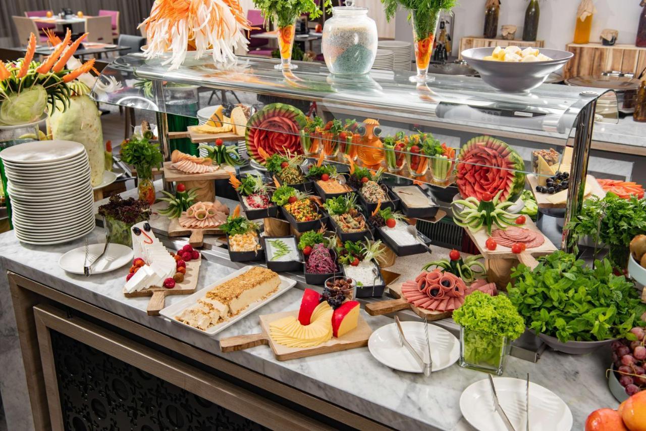 מכה Park Inn By Radisson Makkah Aziziyah מראה חיצוני תמונה Buffet at the Mandarin Oriental, Rome