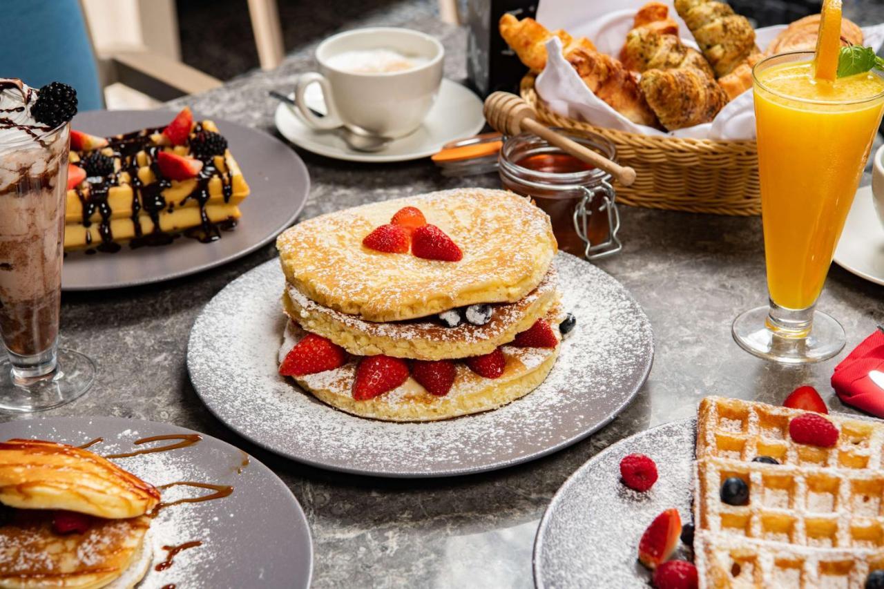 מכה Park Inn By Radisson Makkah Aziziyah מראה חיצוני תמונה Belgian waffles